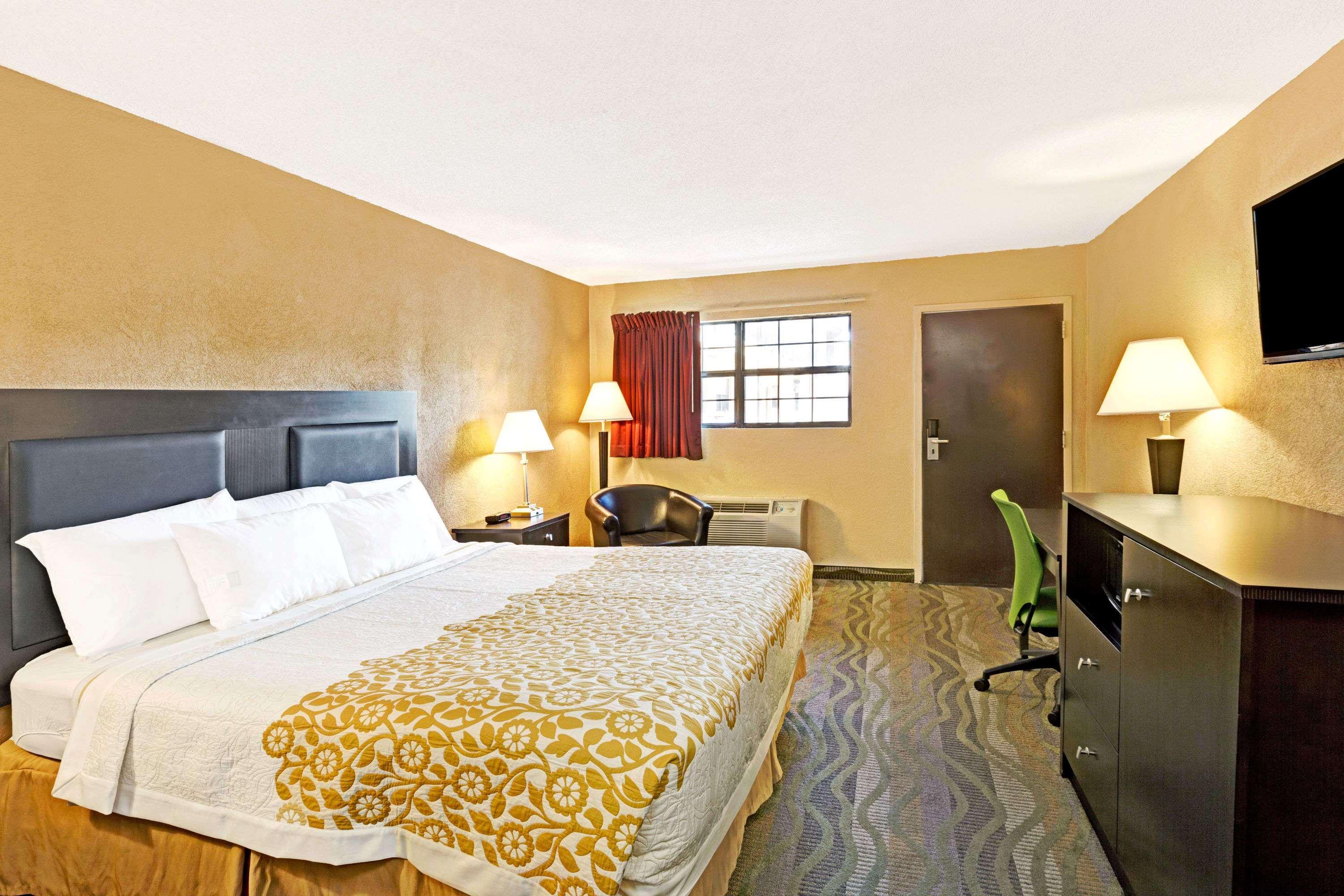 Days Inn By Wyndham Cherokee Near Casino Ngoại thất bức ảnh