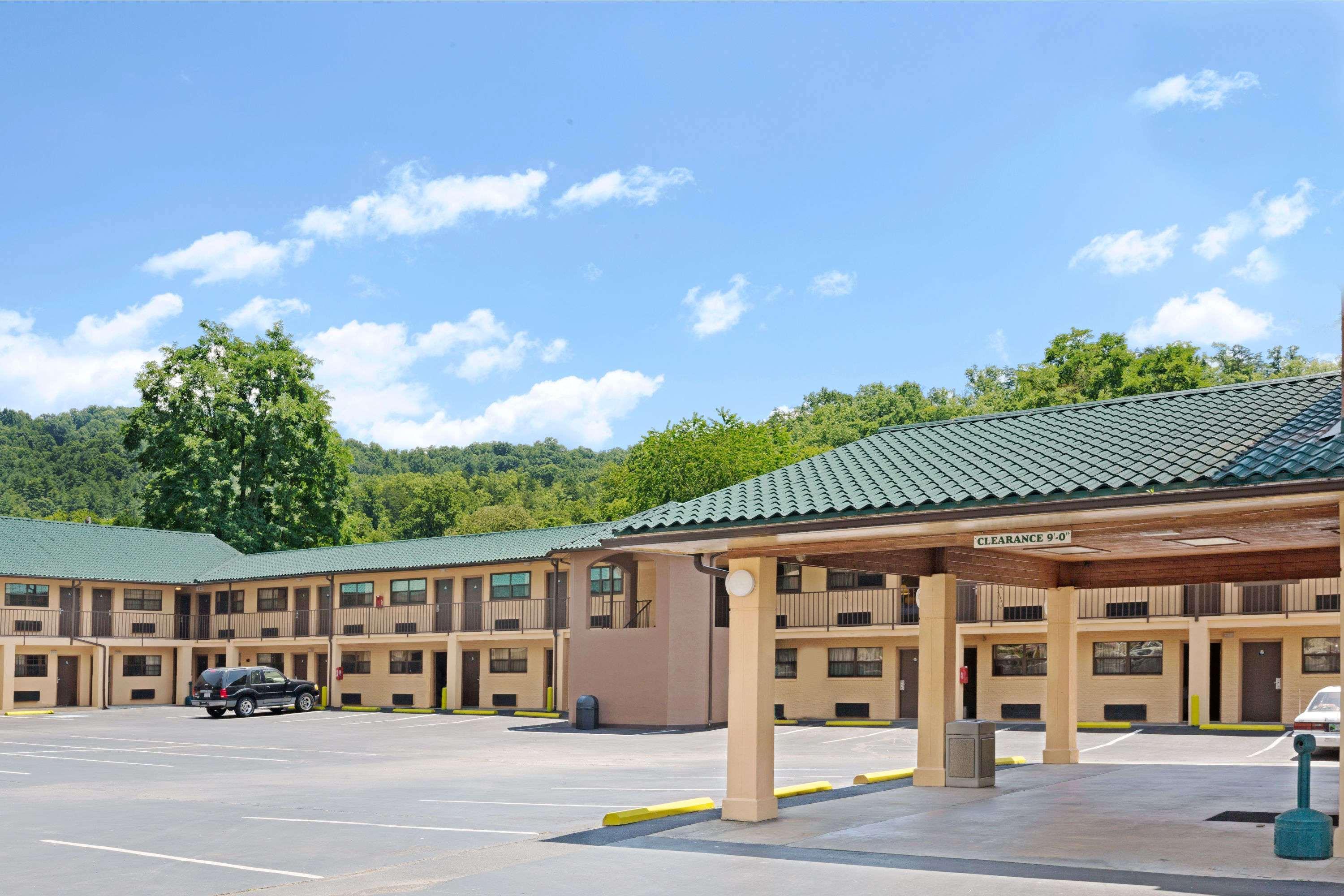 Days Inn By Wyndham Cherokee Near Casino Ngoại thất bức ảnh