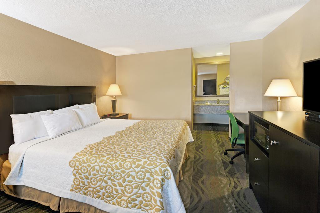 Days Inn By Wyndham Cherokee Near Casino Phòng bức ảnh